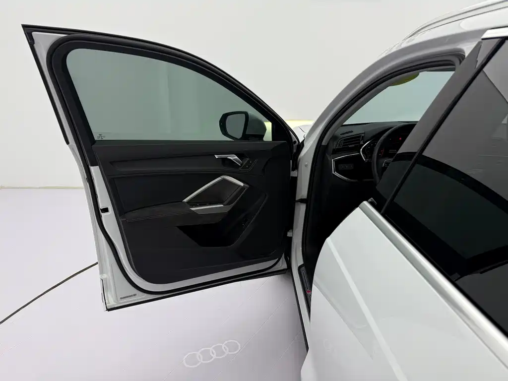 Audi Q3 2022 — фото 21