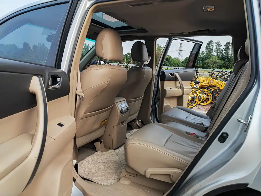 Toyota Highlander 2012 — фото 13