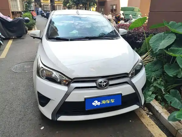 Toyota Yaris L 2015