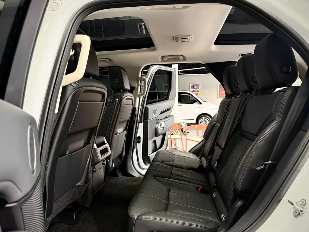 Land Rover Discovery 2019 — фото 18