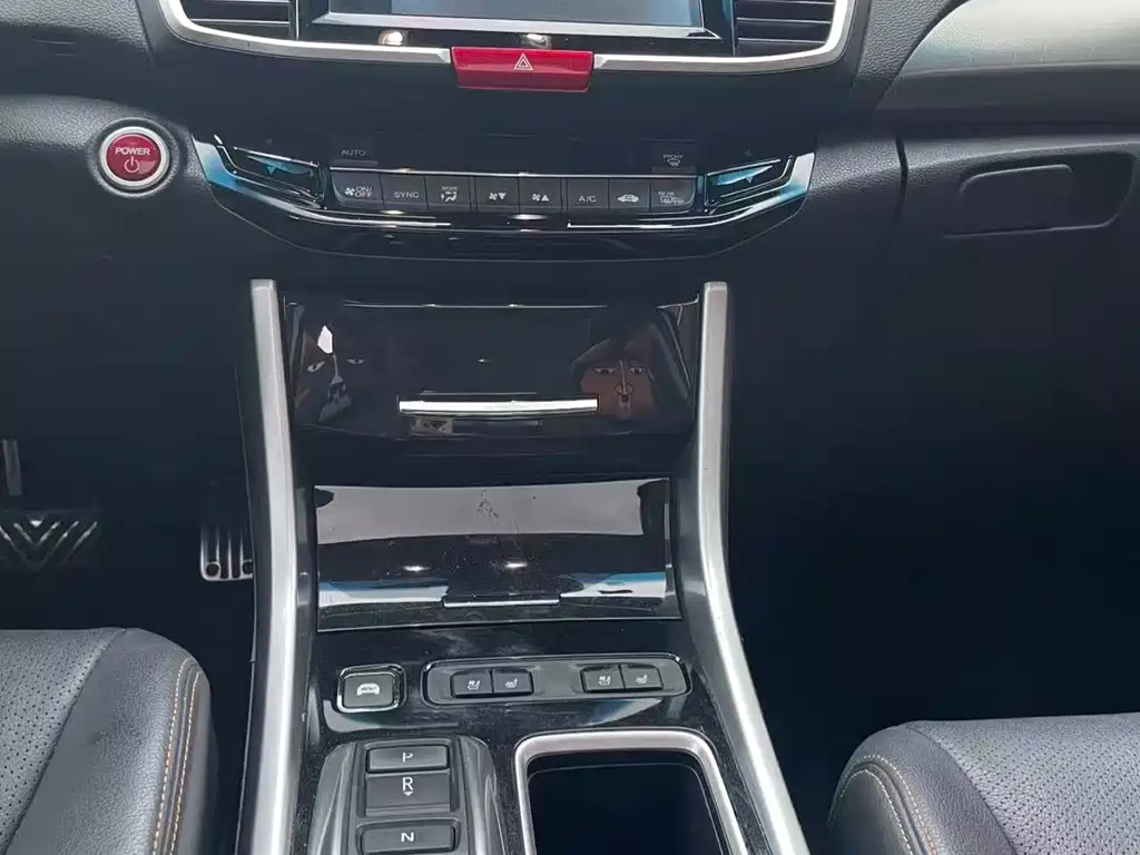 Honda Accord 2018 — фото 12