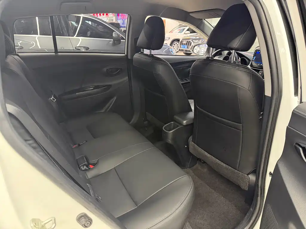 Toyota Yaris L 2022 — фото 19