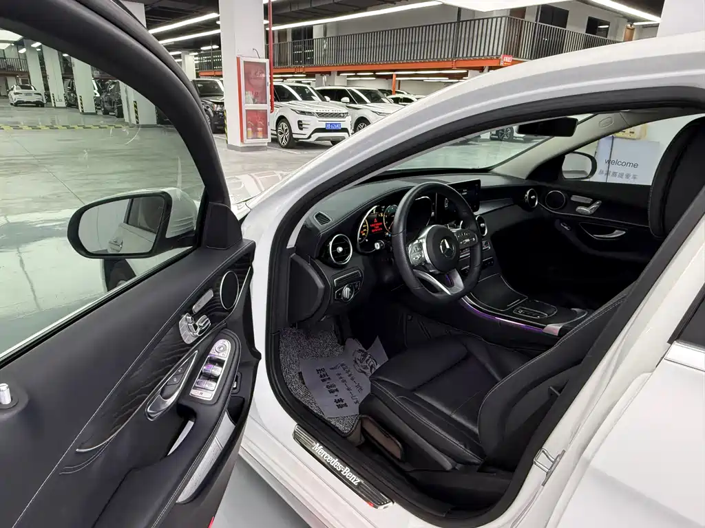 Mercedes-Benz C-Class 2020
