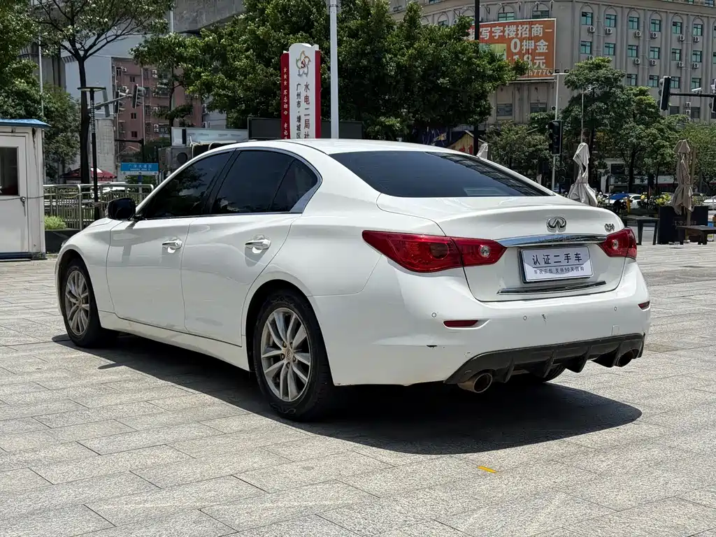 Infiniti Q50 2015 — фото 12