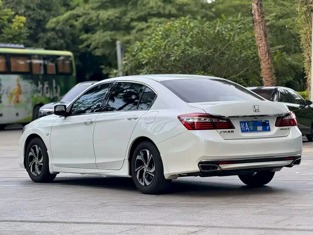 Honda Accord 2016 — фото 5