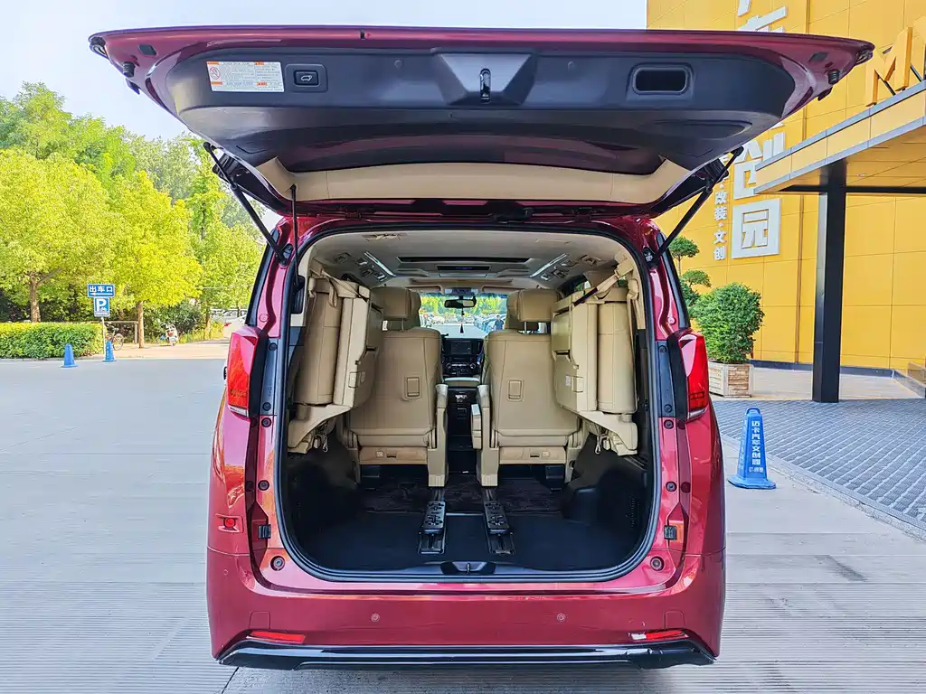 Toyota Alphard 2018 — фото 10