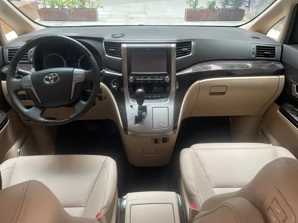 Toyota Alphard 2012 — фото 11