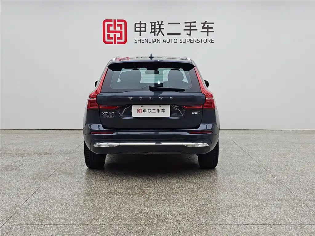 Volvo XC60 2023 — фото 4