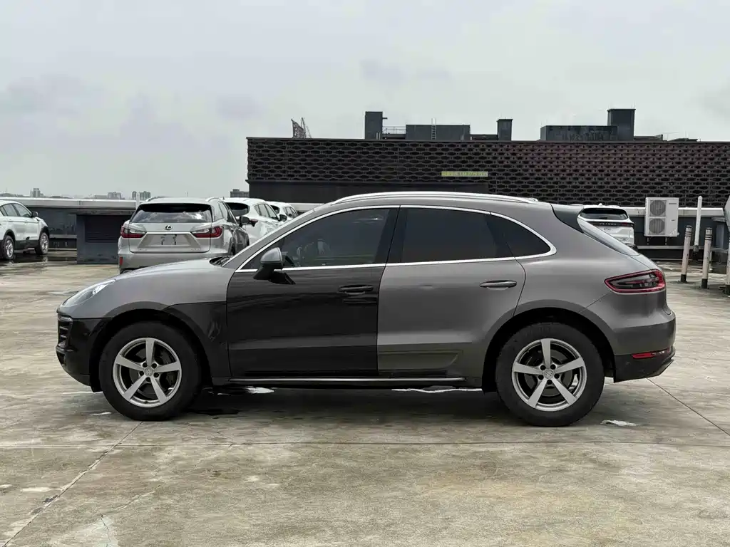 Porsche Macan 2016 — фото 11