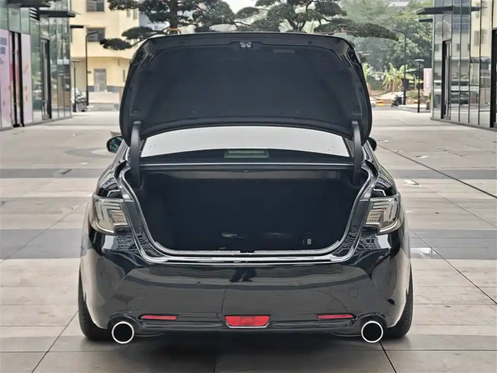 Toyota Reiz 2015 — фото 29