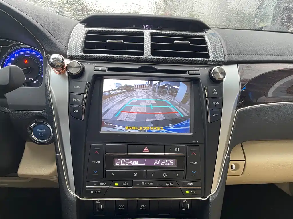 Toyota Camry 2016 — фото 15