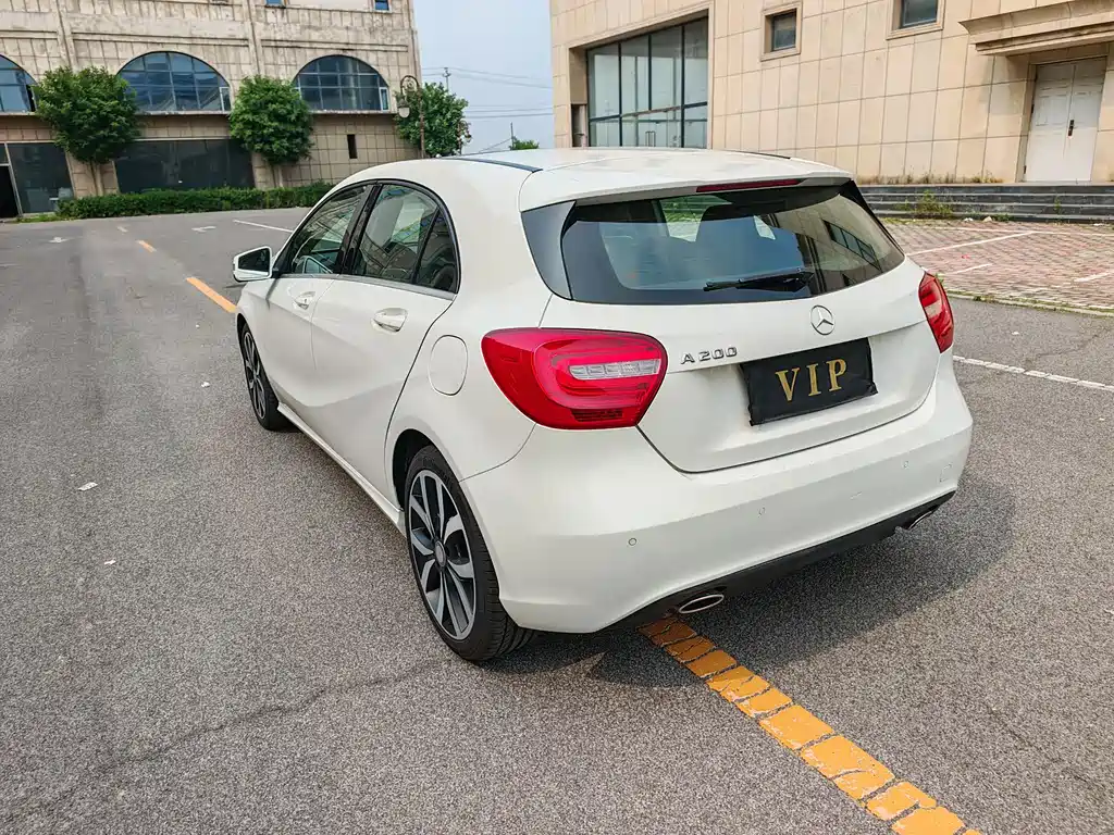 Mercedes-Benz A-Class 2016 — фото 17