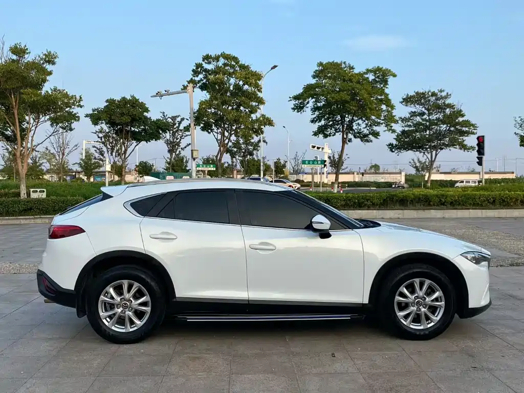 Mazda CX-4 2017 — фото 9