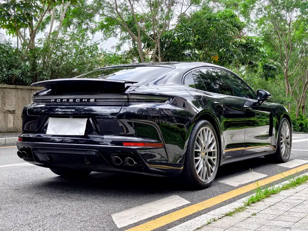 Porsche Panamera 2024
