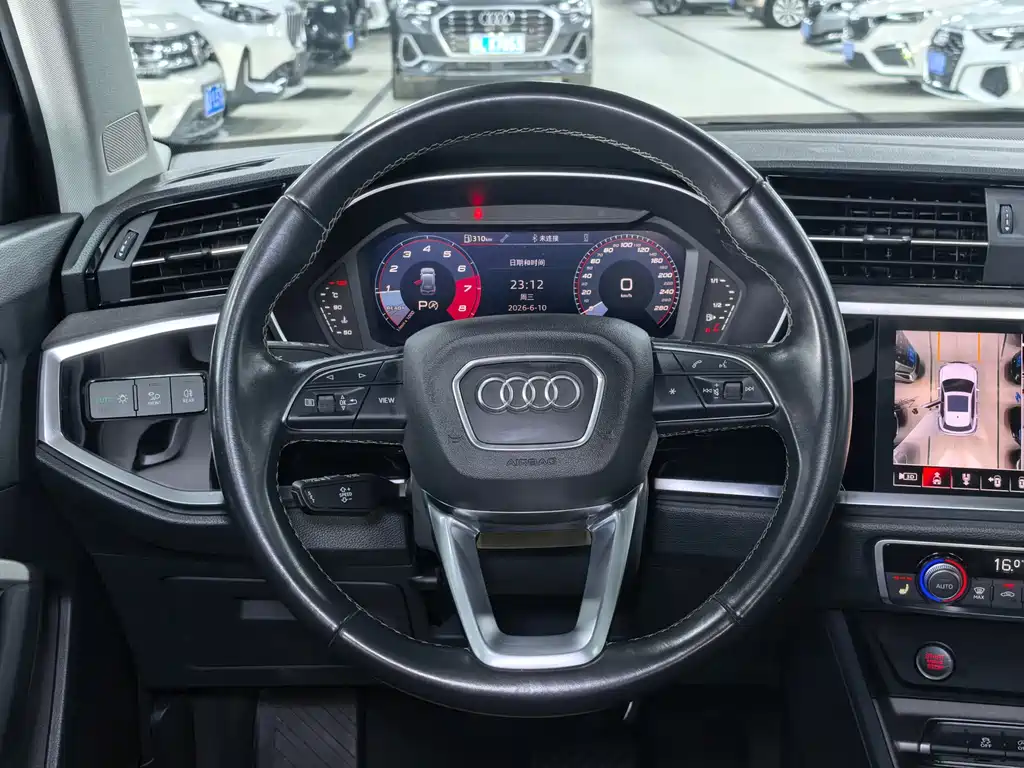 Audi Q3 2023 — фото 12
