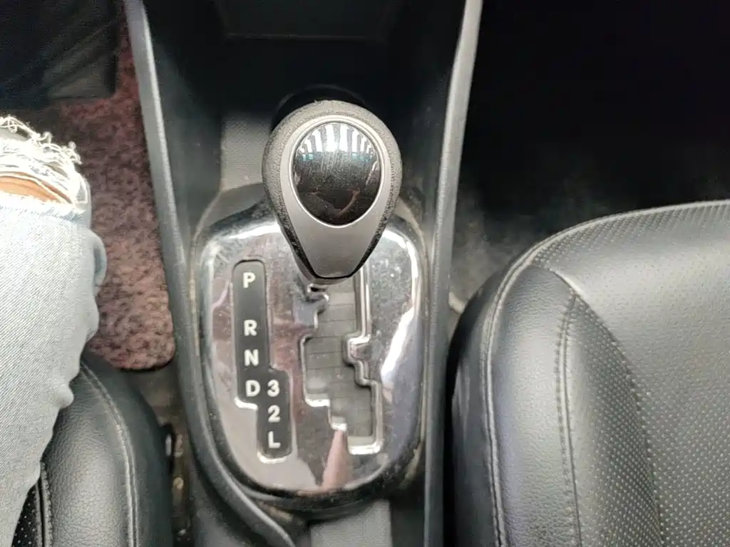 Kia K2 2015 — фото 14