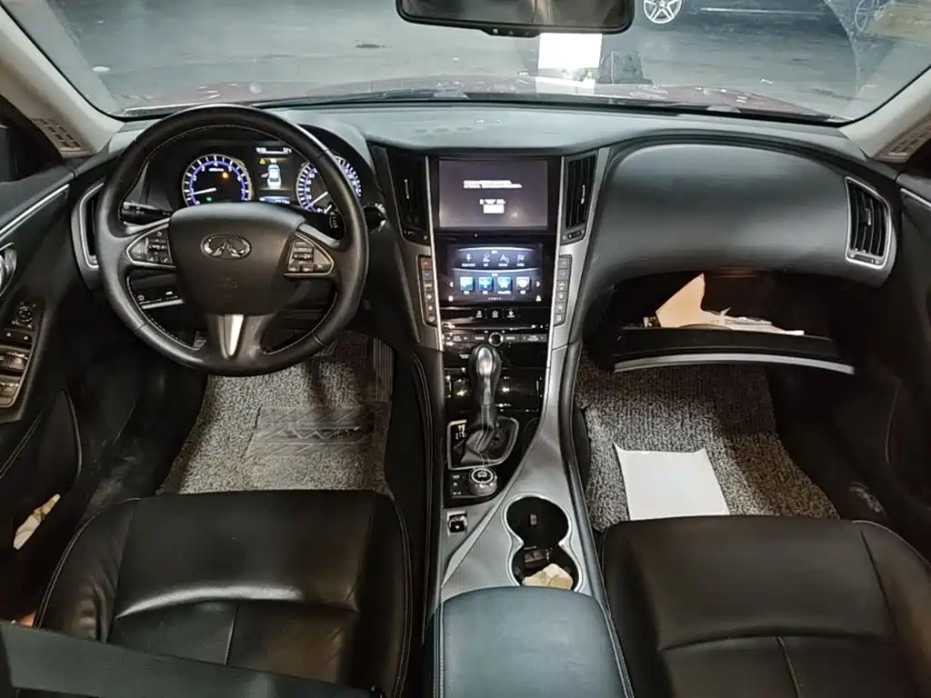 Infiniti Q50L 2016 — фото 10