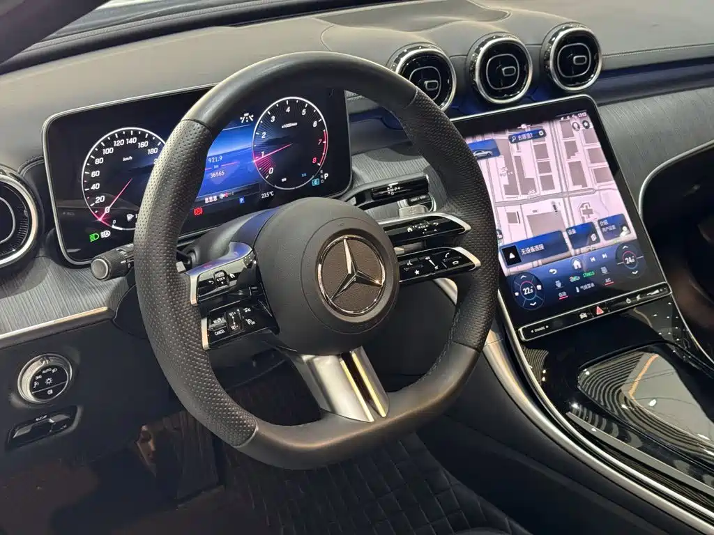 Mercedes-Benz C-Class 2024