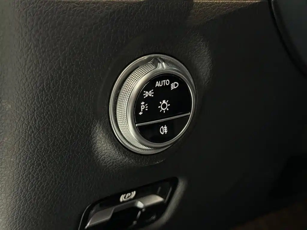 Mercedes-Benz C-Class 2024 — фото 19