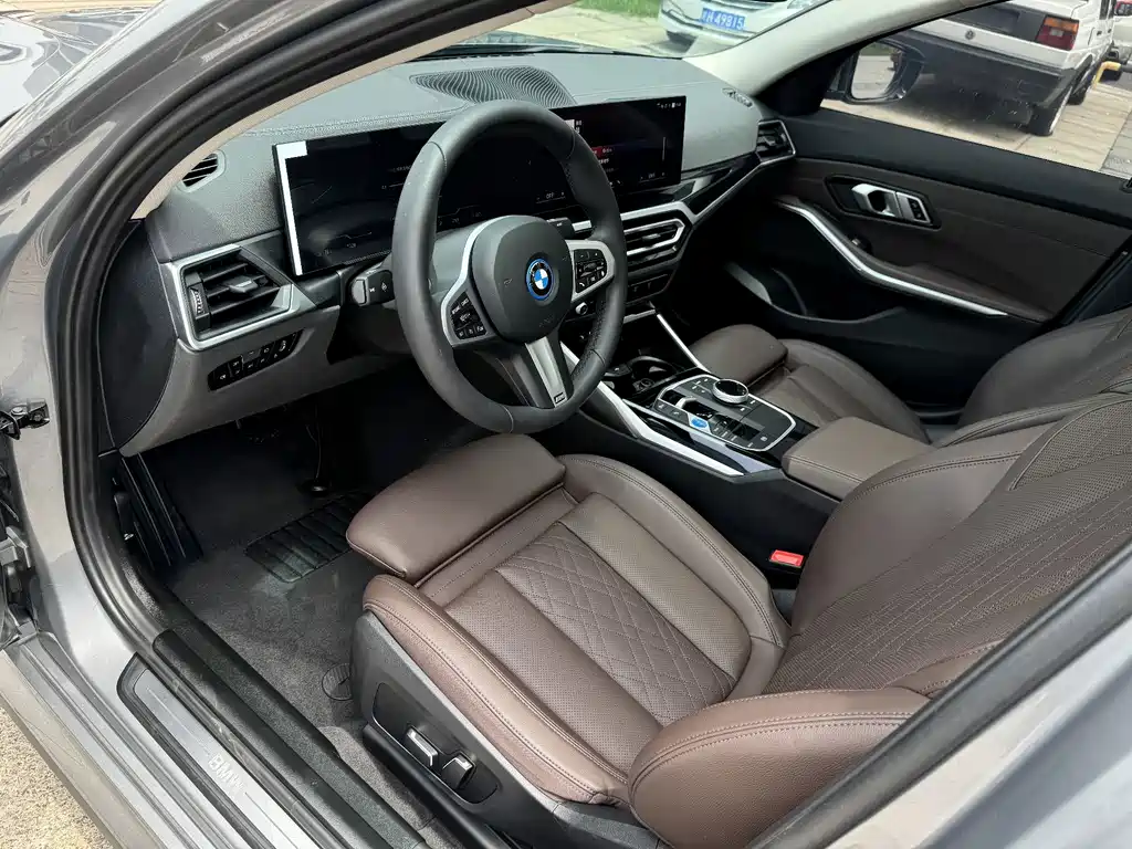 BMW i3 2024 — фото 8