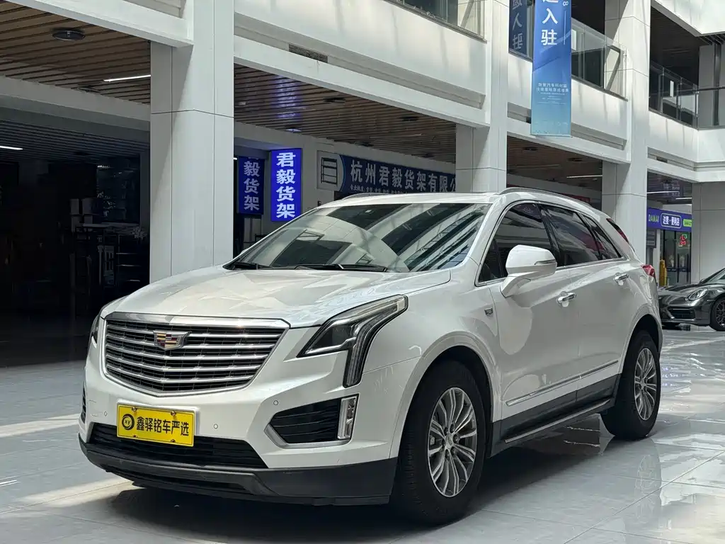 Cadillac XT5 2017 — фото 1