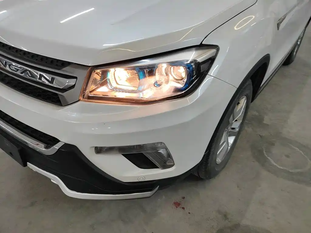 Changan CS75 2016 — фото 24