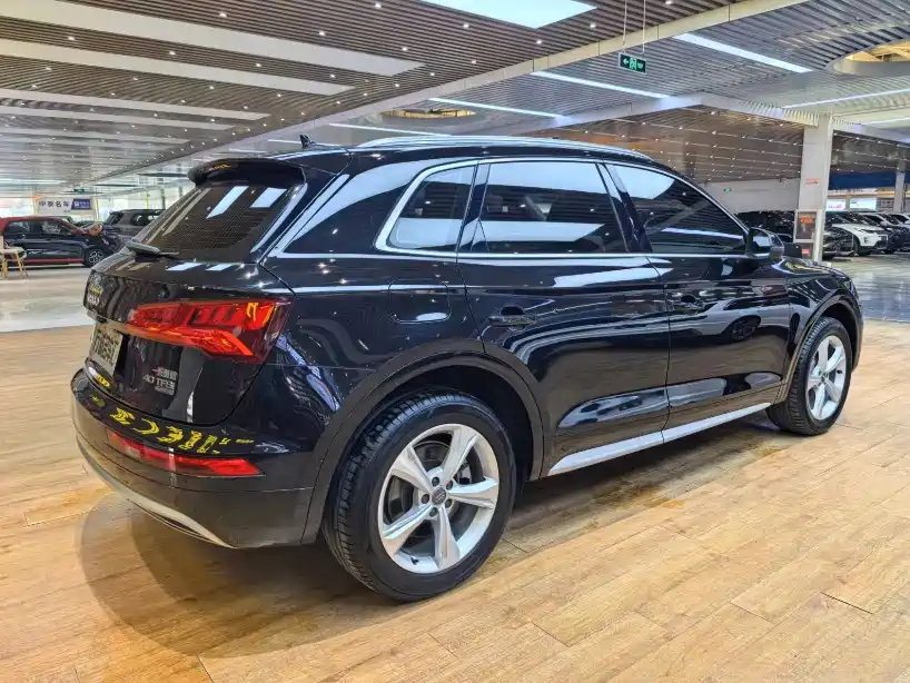 Audi Q5L 2019 — фото 20