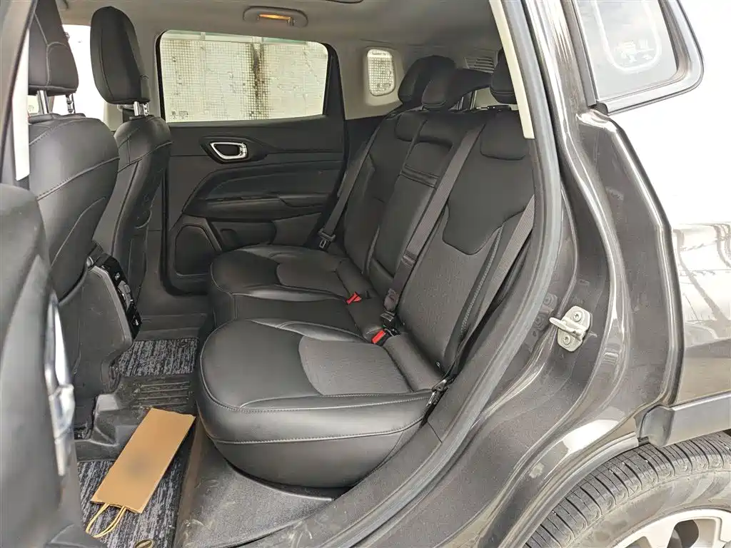 Jeep Compass 2021 — фото 13