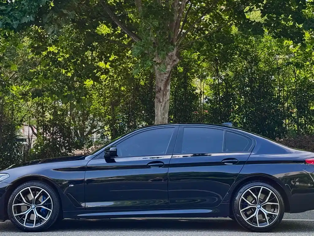 BMW 5 Series 2023
