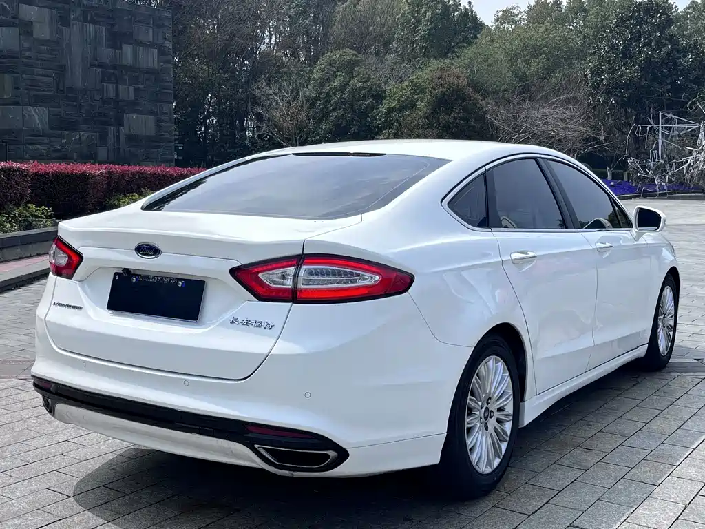 Ford Mondeo 2014 — фото 4