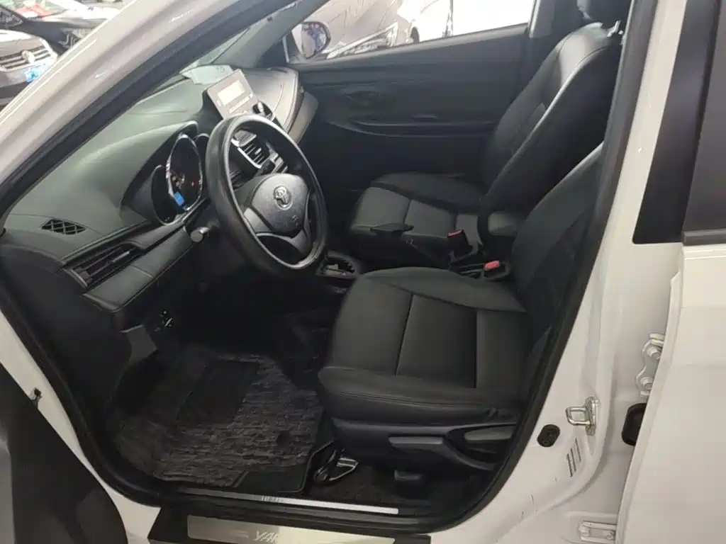 Toyota Yaris L 2019 — фото 15
