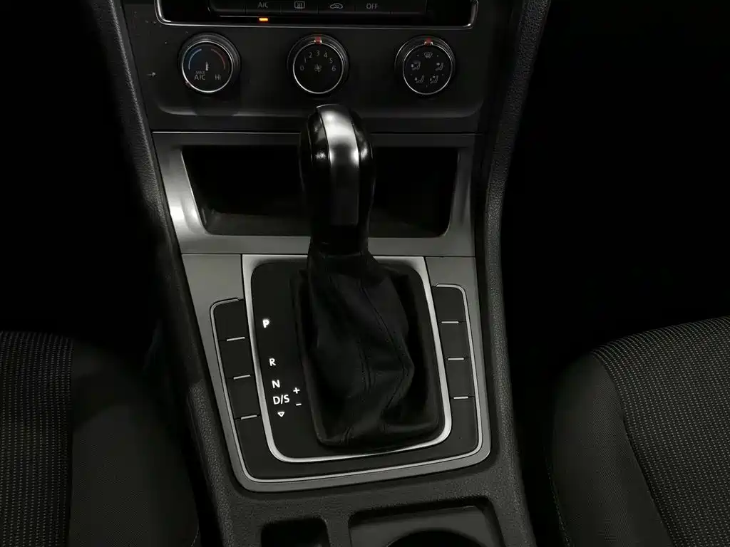 Volkswagen Golf 2015 — фото 13