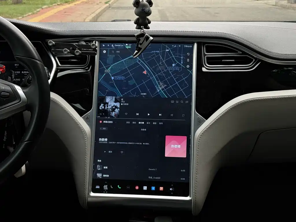 Tesla Model S 2014 — фото 10