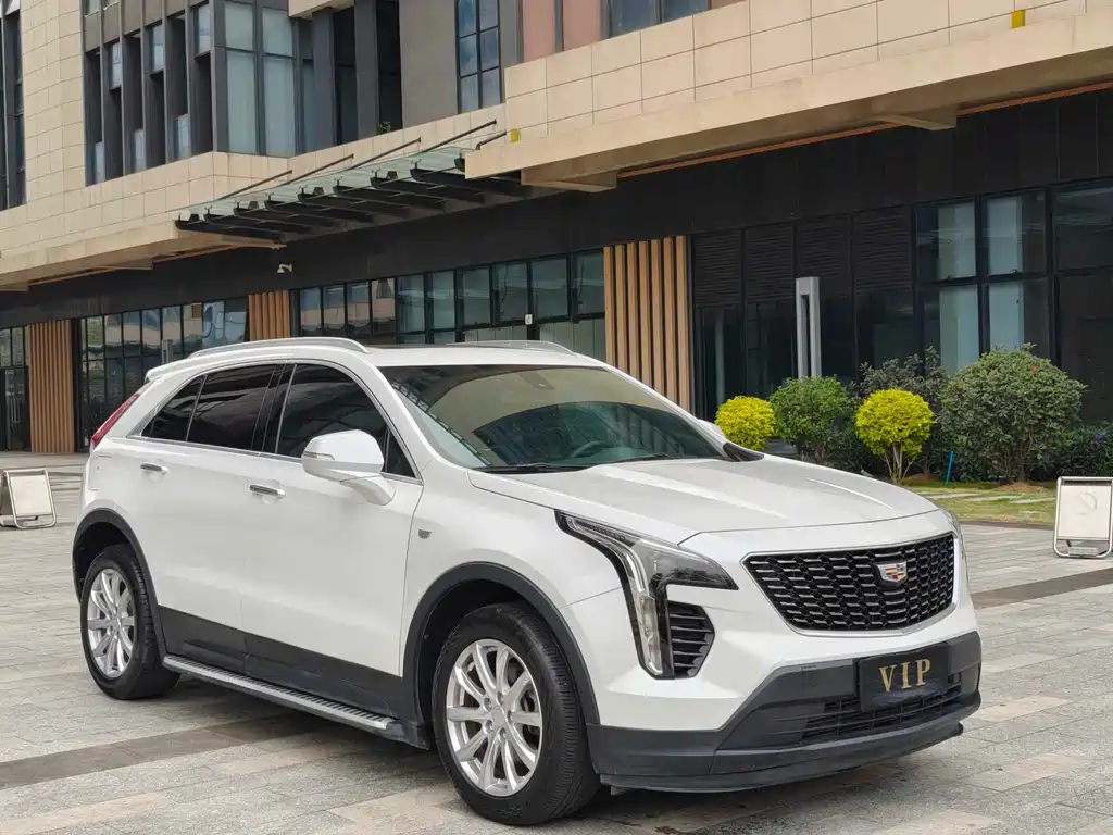 Cadillac XT4 2019 — фото 1