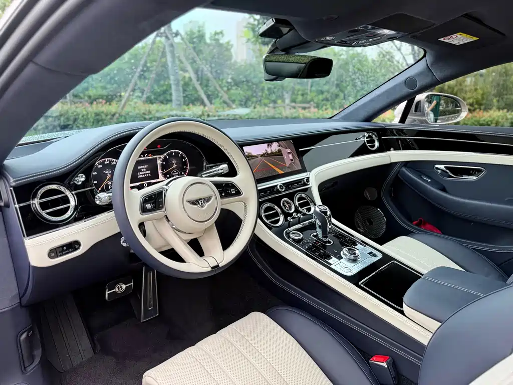 Bentley Continental 2023