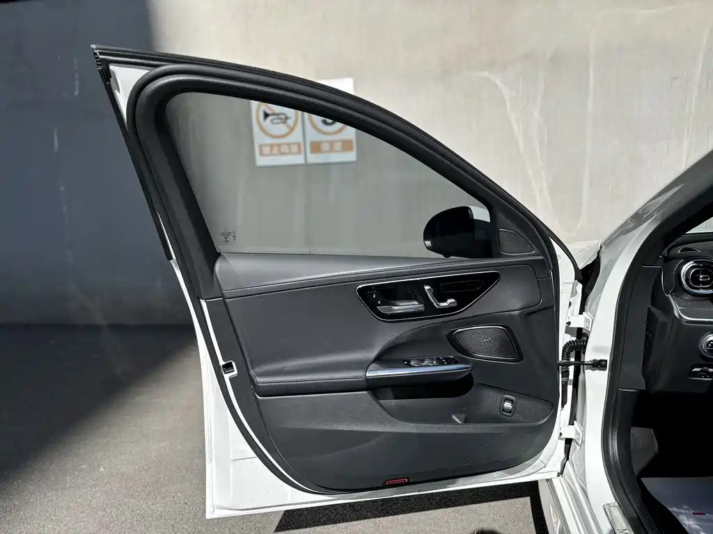 Mercedes-Benz C-Class 2022 — фото 14