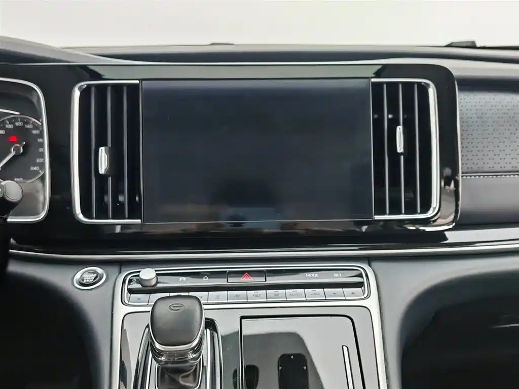 GAC Motor Trumpchi M8 2023 — фото 12