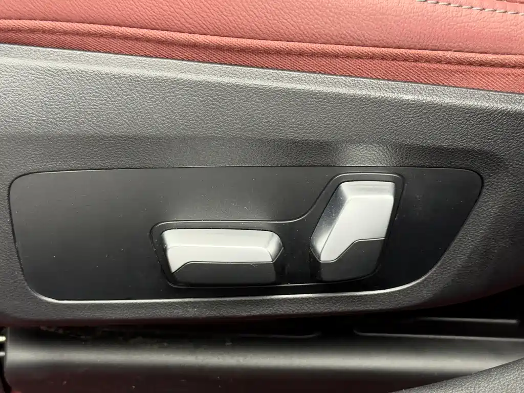 BMW 3 Series 2023 — фото 11