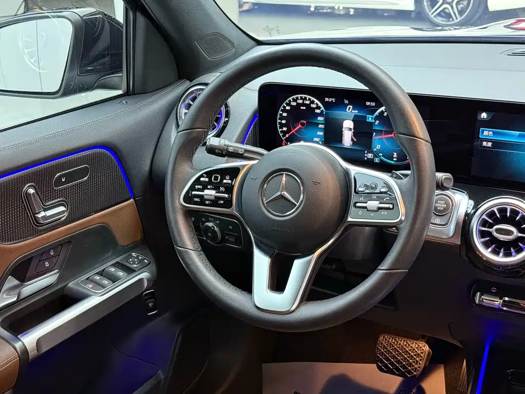 Mercedes-Benz GLB 2021