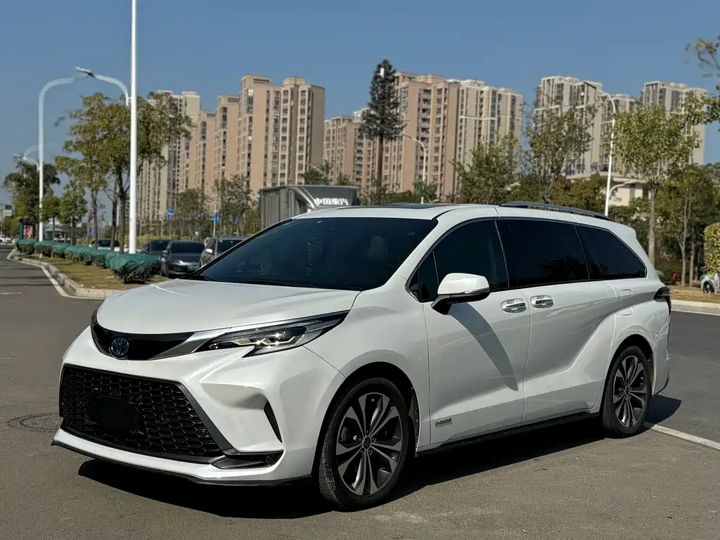 Toyota Granvia 2023