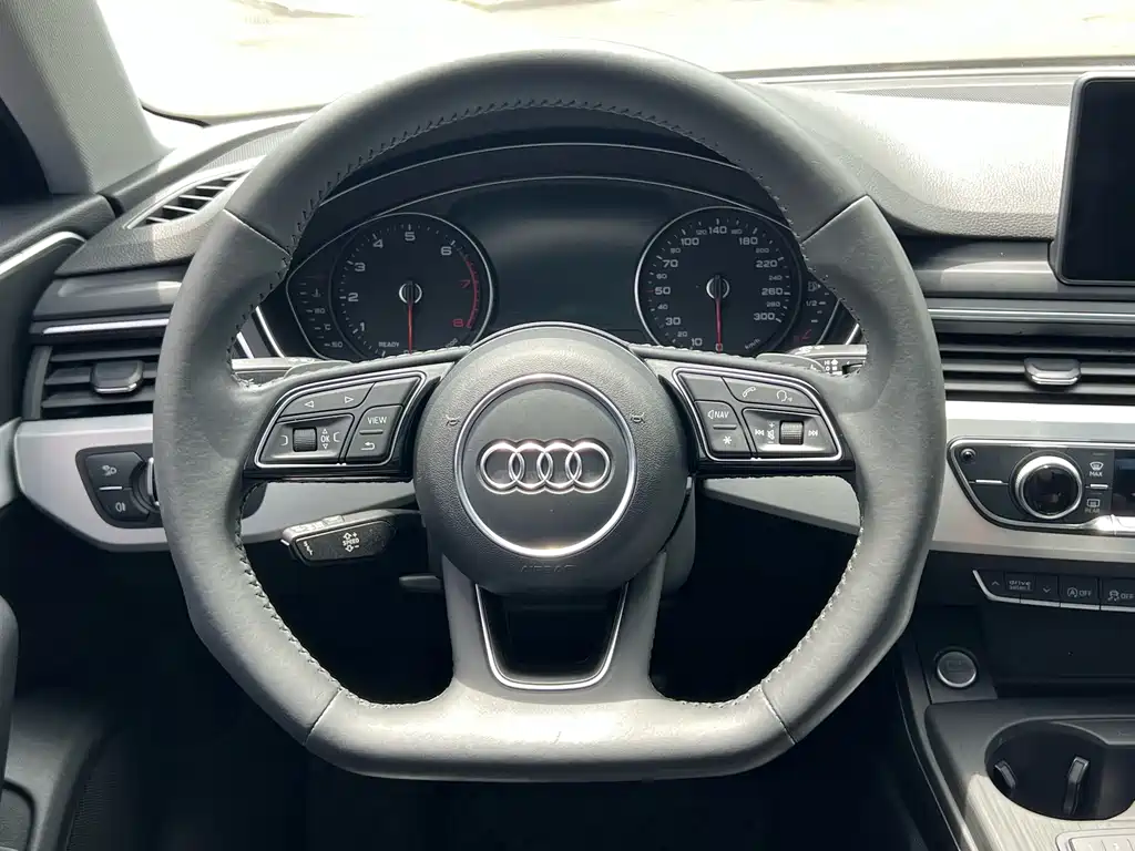 Audi A4L 2018 — фото 12
