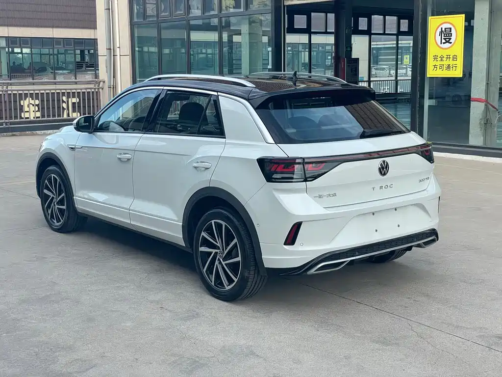 Volkswagen T-Roc 2023 — фото 6