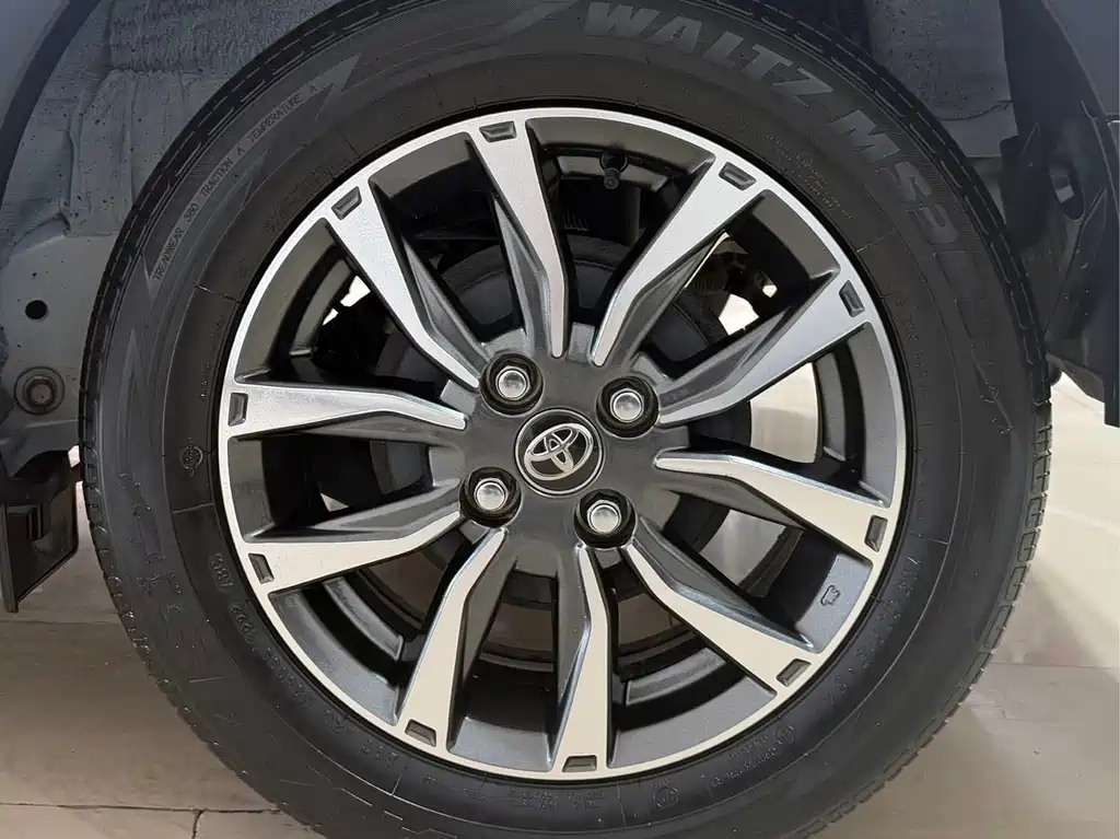 Toyota Yaris L 2023 — фото 28