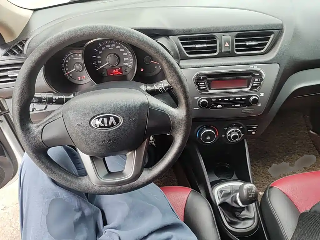 Kia K2 2014 — фото 10