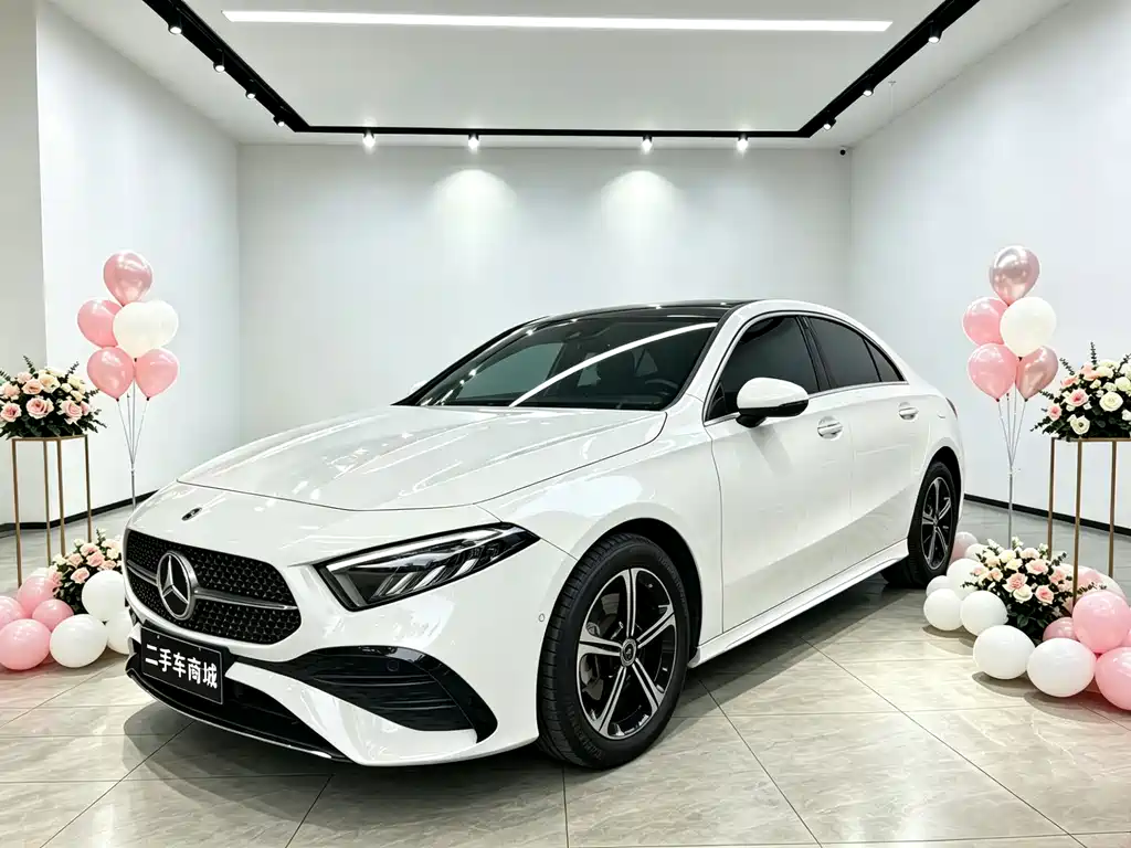 Mercedes-Benz A-Class 2024 — фото 3