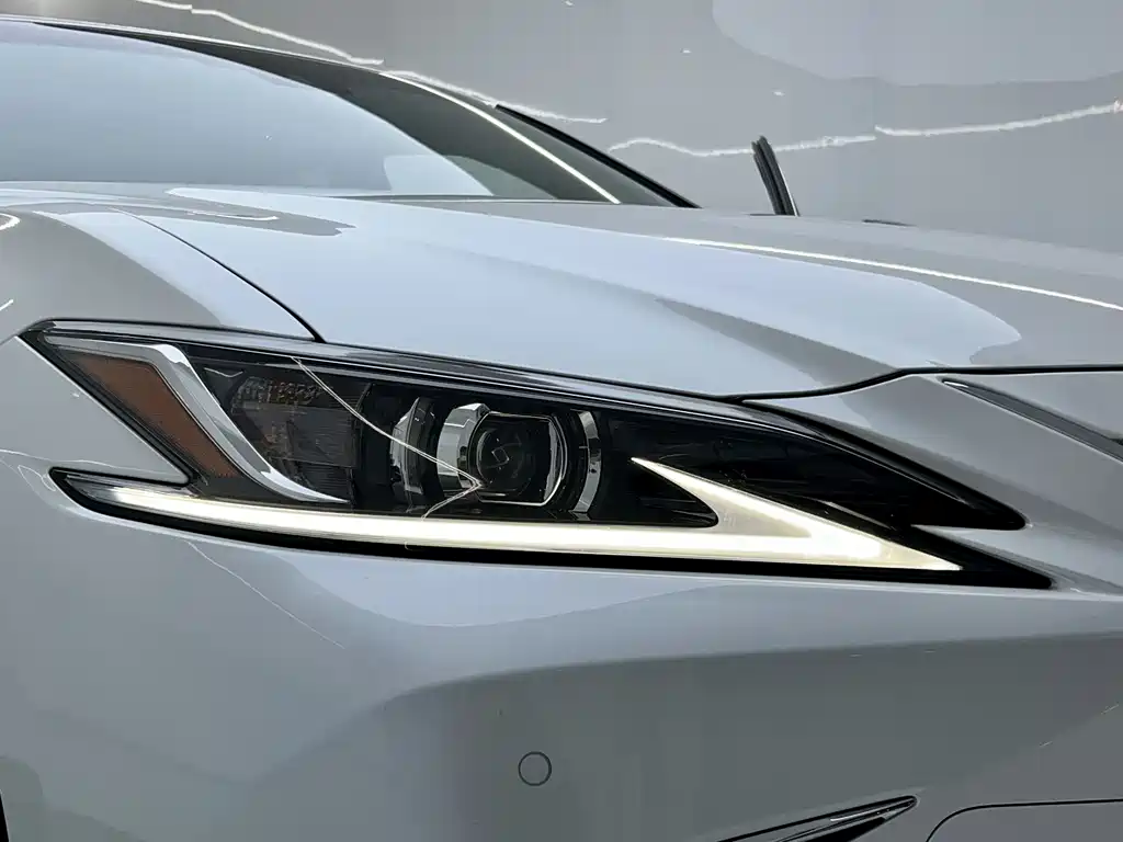 Lexus ES 2024 — фото 19