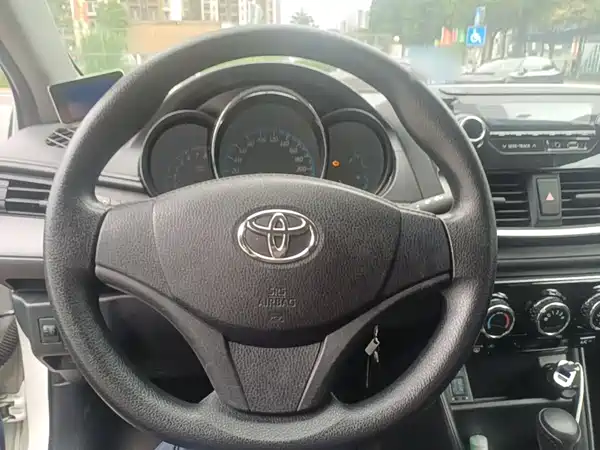 Toyota Yaris L 2017