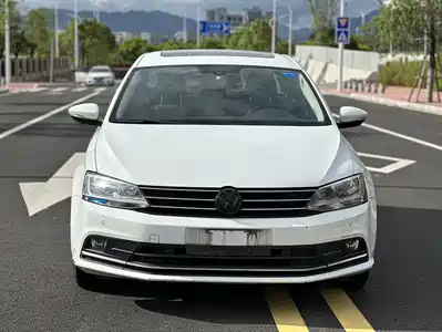 Volkswagen Sagitar 2015