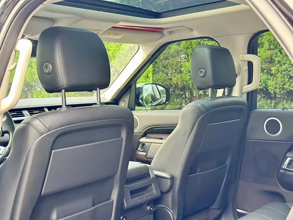 Land Rover Discovery 2018 — фото 32