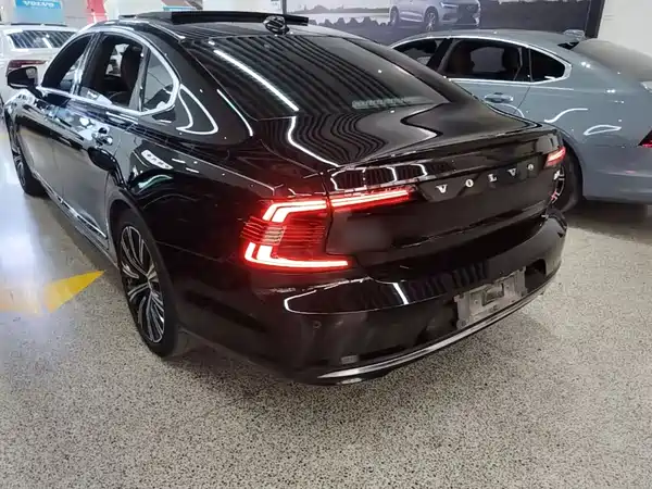 Volvo S90 2022
